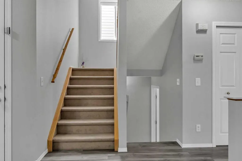 42 Royal Elm Drive NW