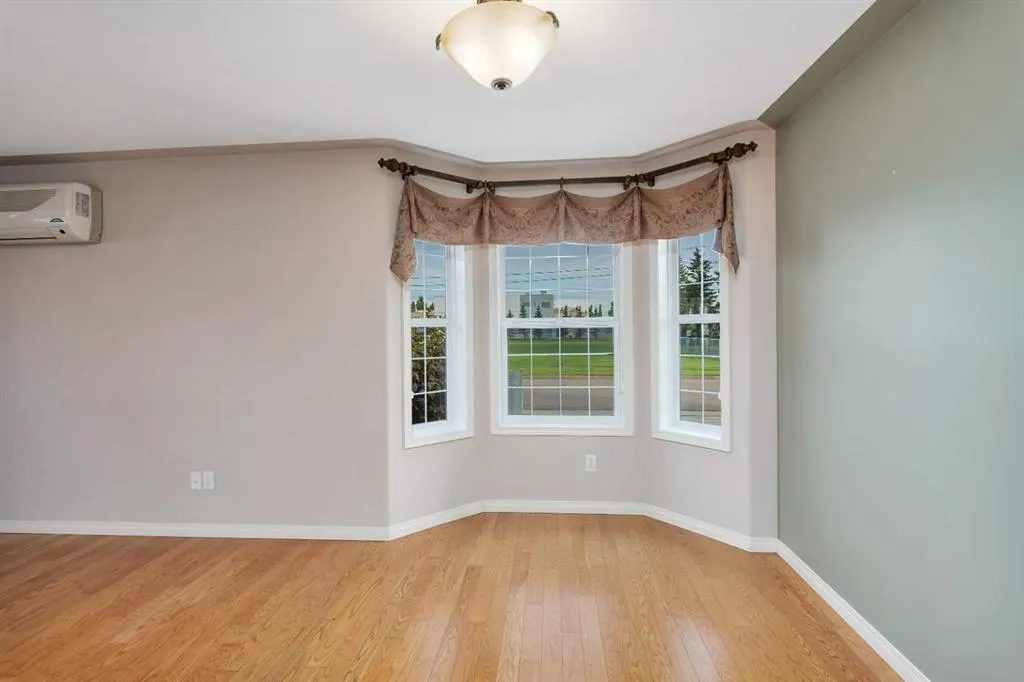 3501 49 Avenue, #102