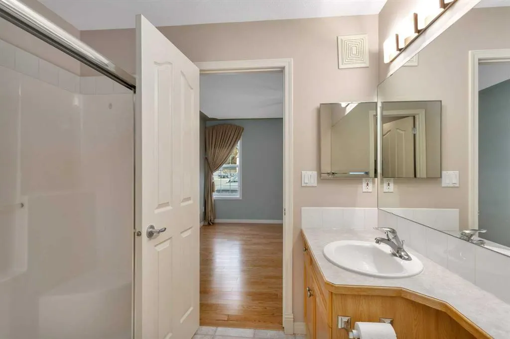 3501 49 Avenue, #102