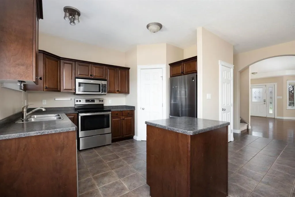 136 Coyote Crescent