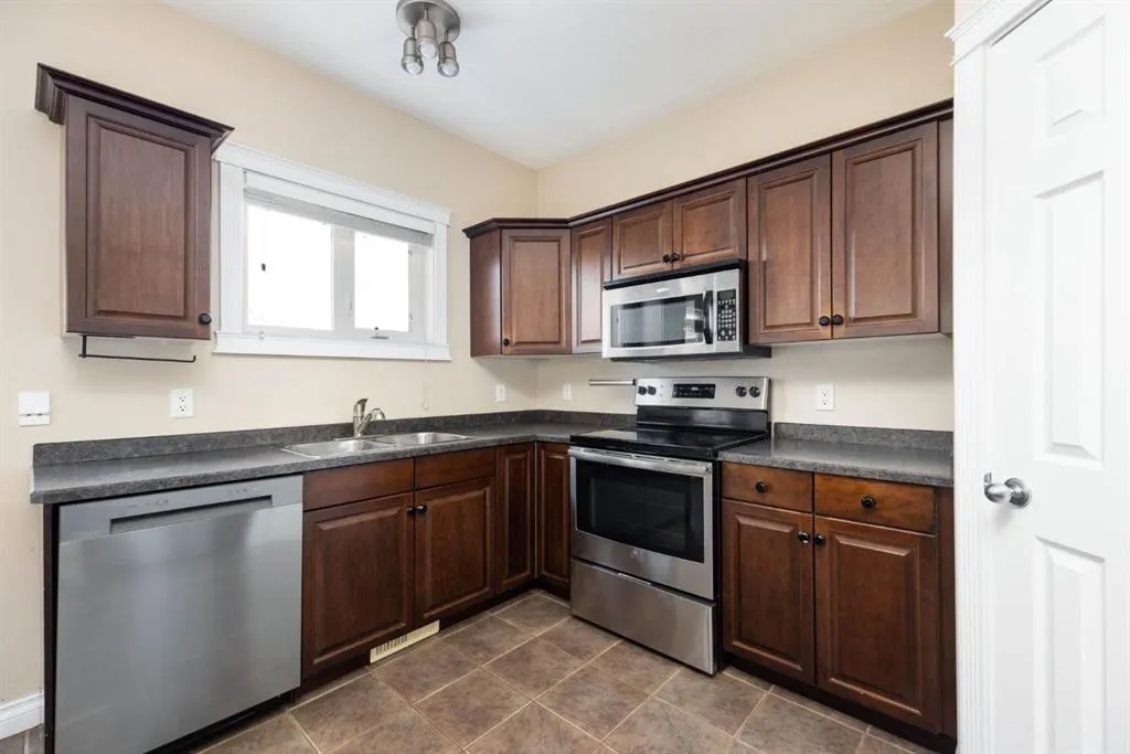 136 Coyote Crescent