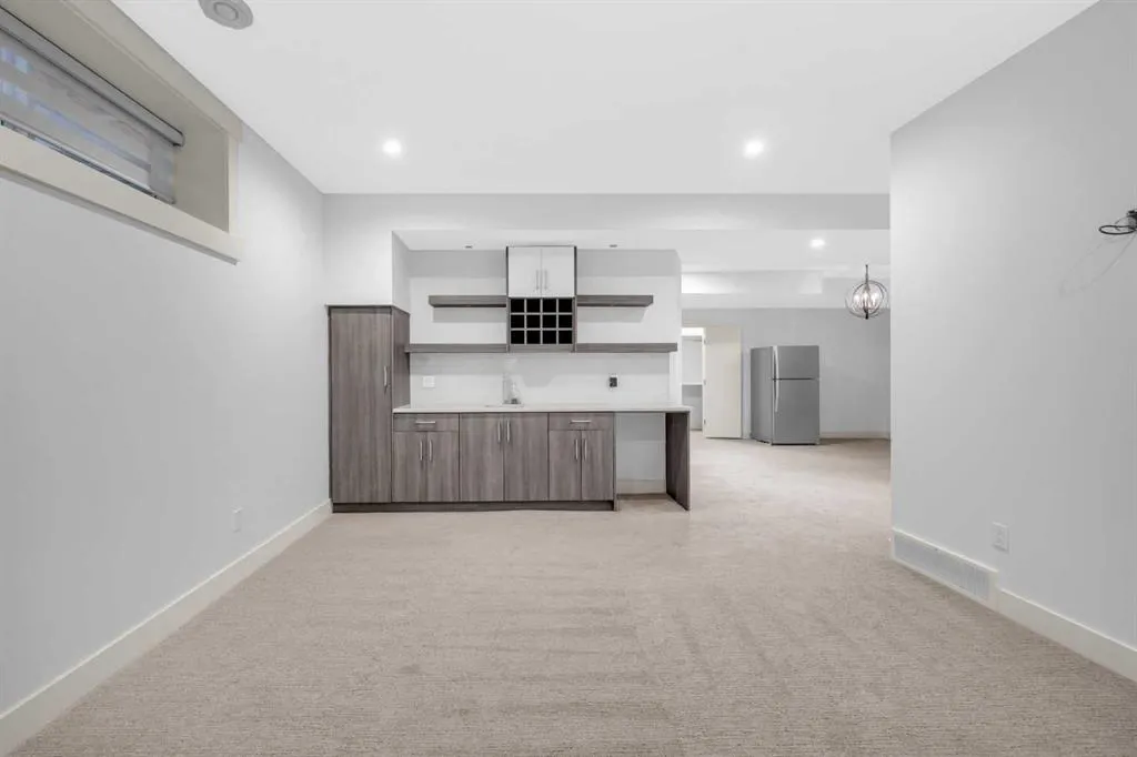 127 Evansview Road NW