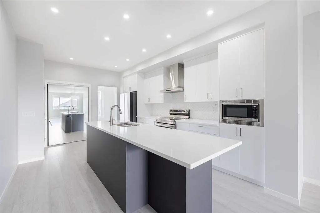 120 Edith Place NW