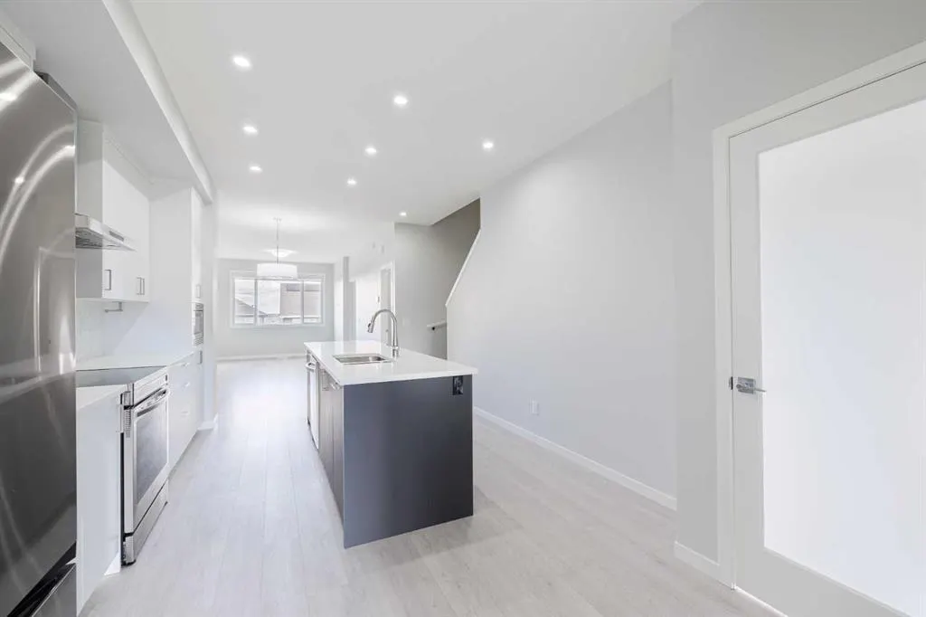 120 Edith Place NW