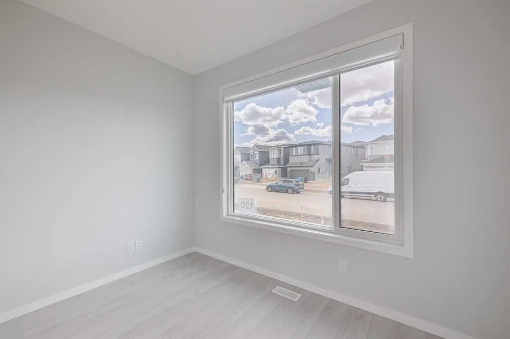 120 Edith Place NW