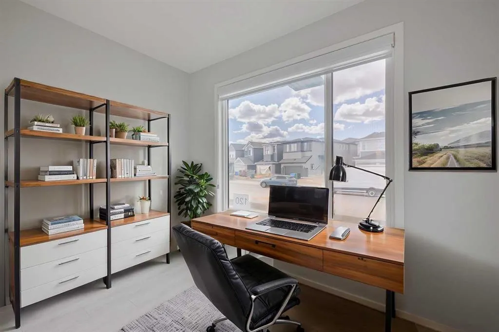 120 Edith Place NW