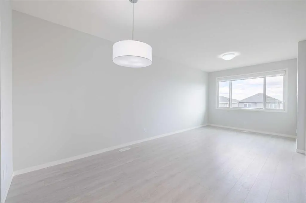 120 Edith Place NW