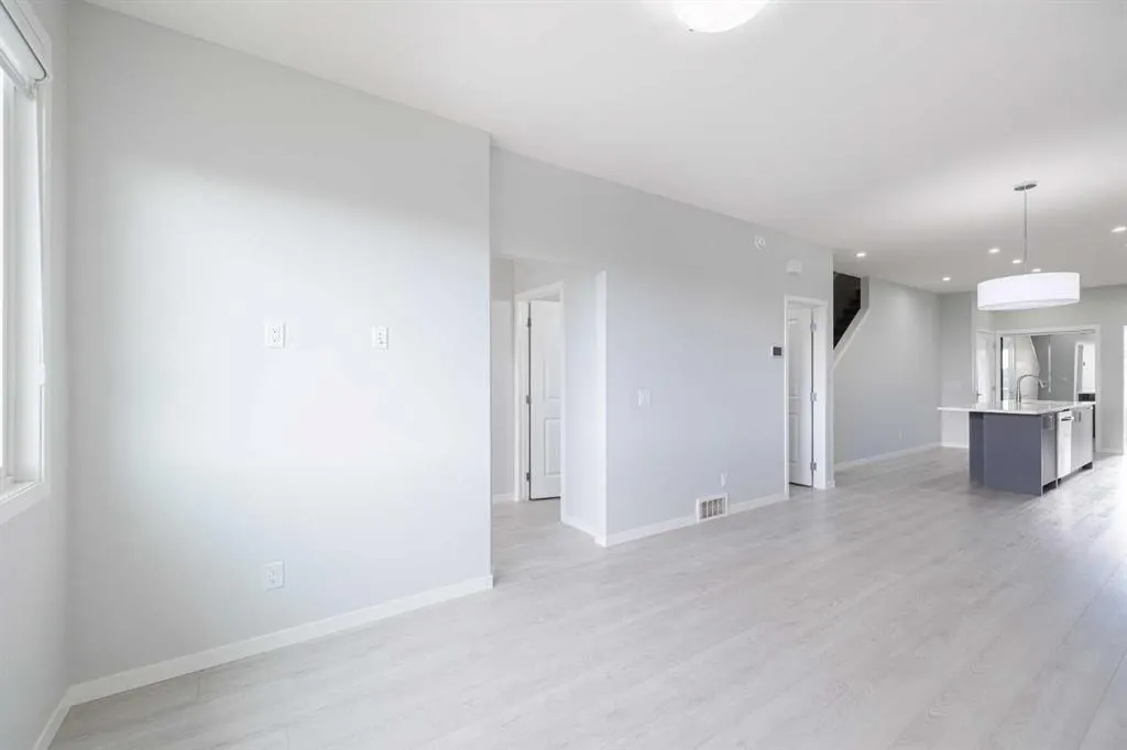 120 Edith Place NW