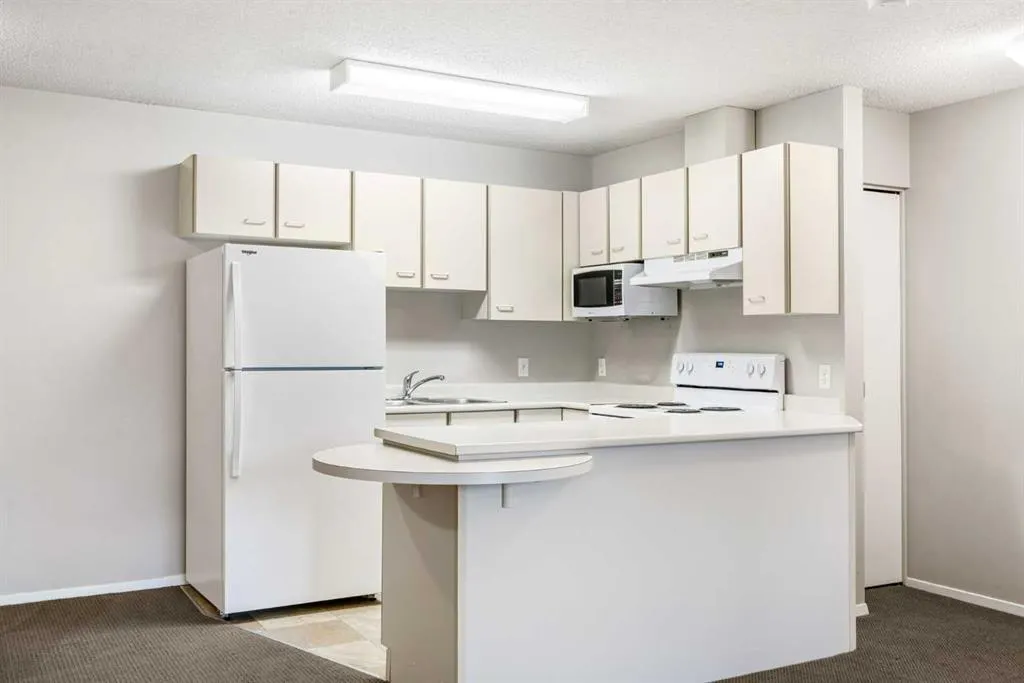 3400 Edenwold Heights NW, #2623