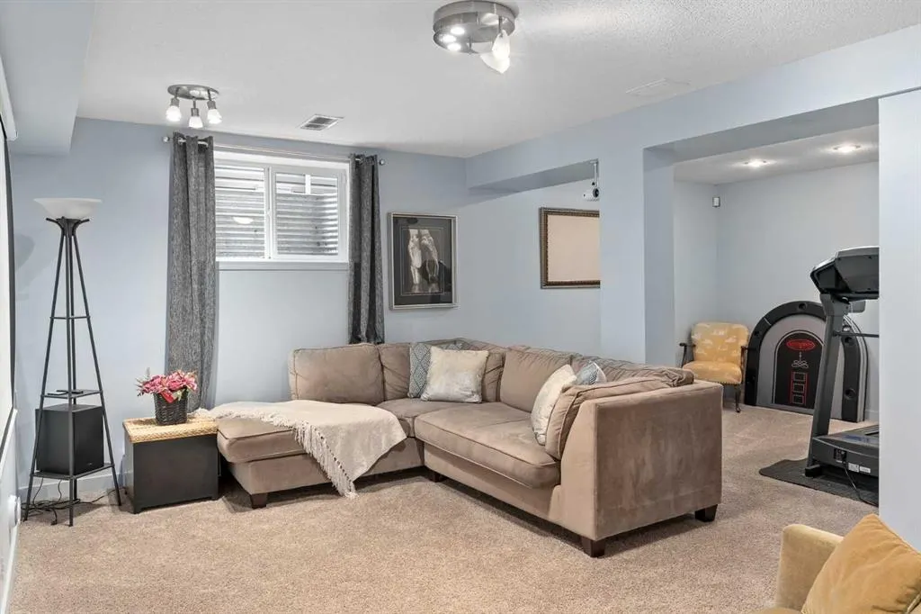 95 Copperstone Boulevard SE