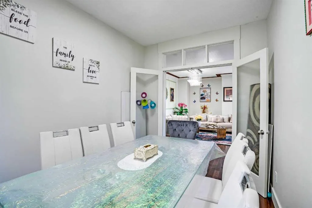 3 Taralake Mews NE