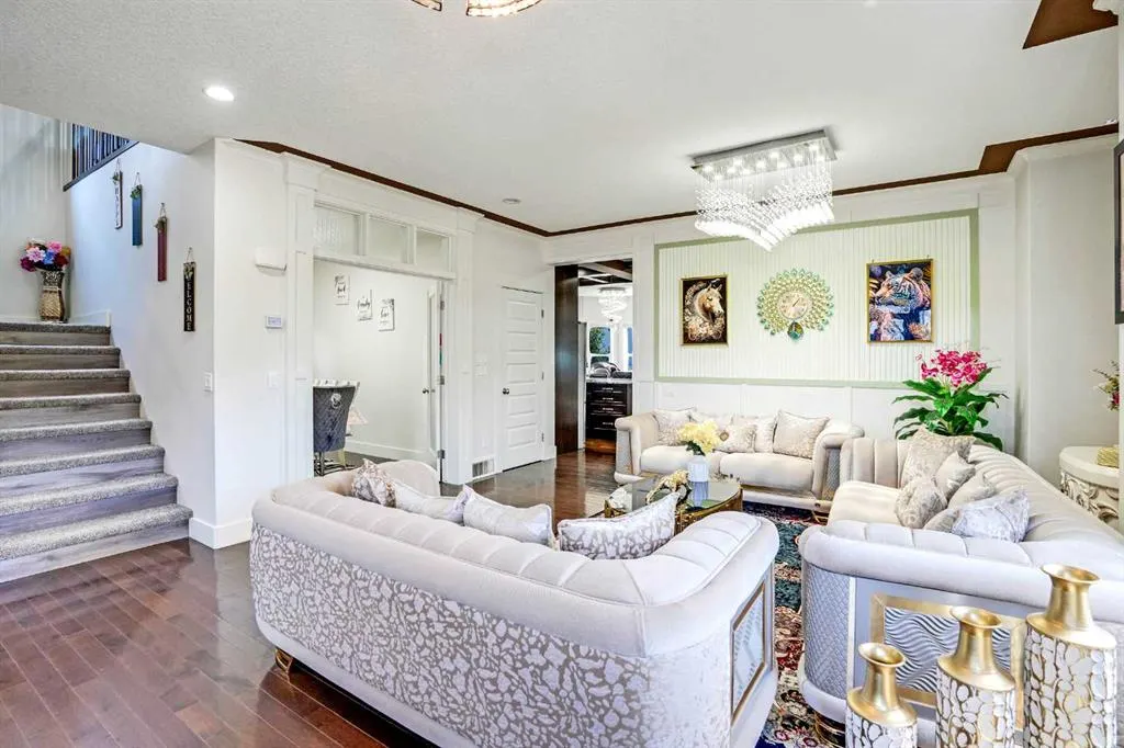 3 Taralake Mews NE