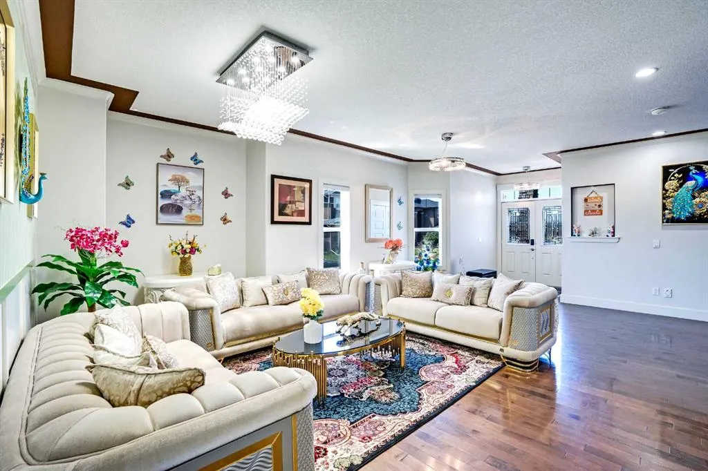 3 Taralake Mews NE