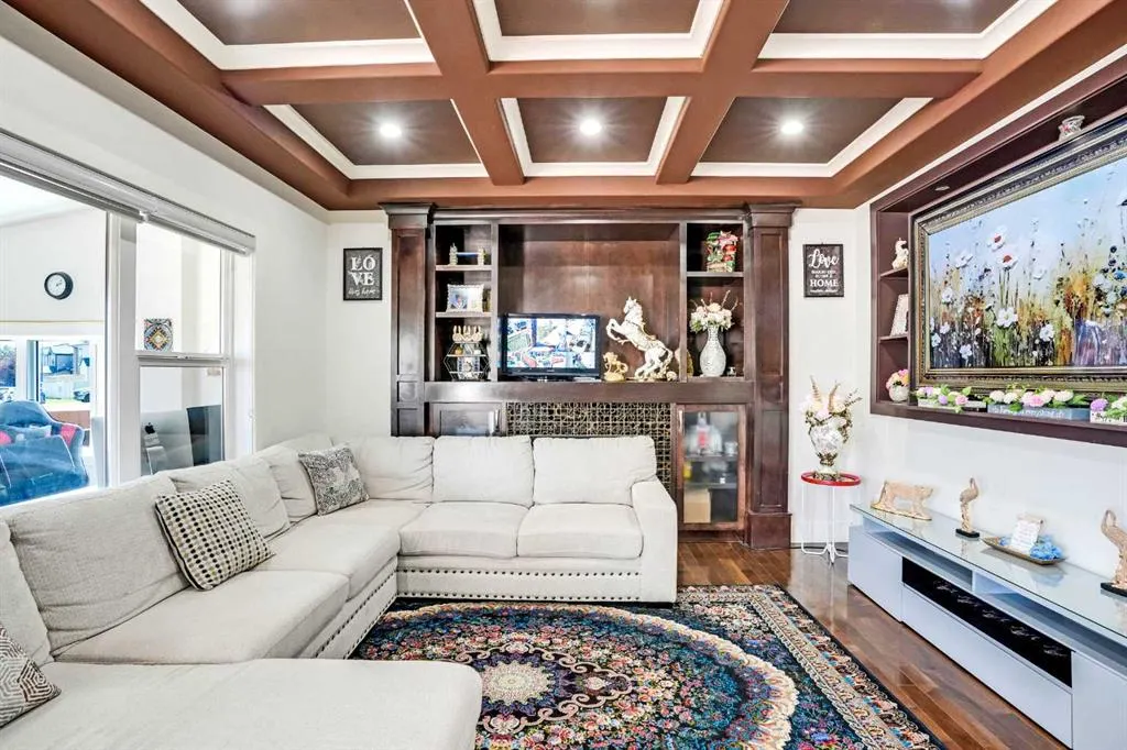 3 Taralake Mews NE