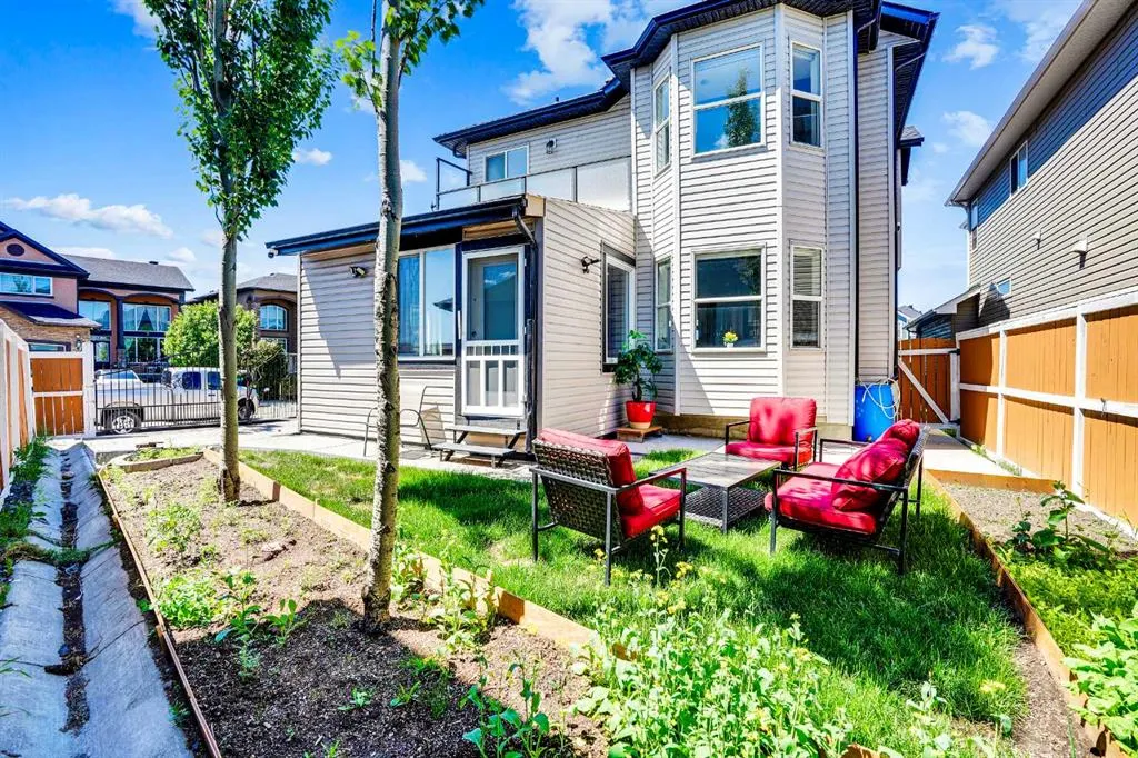 3 Taralake Mews NE
