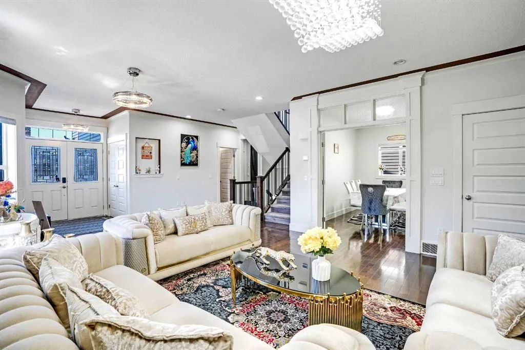 3 Taralake Mews NE