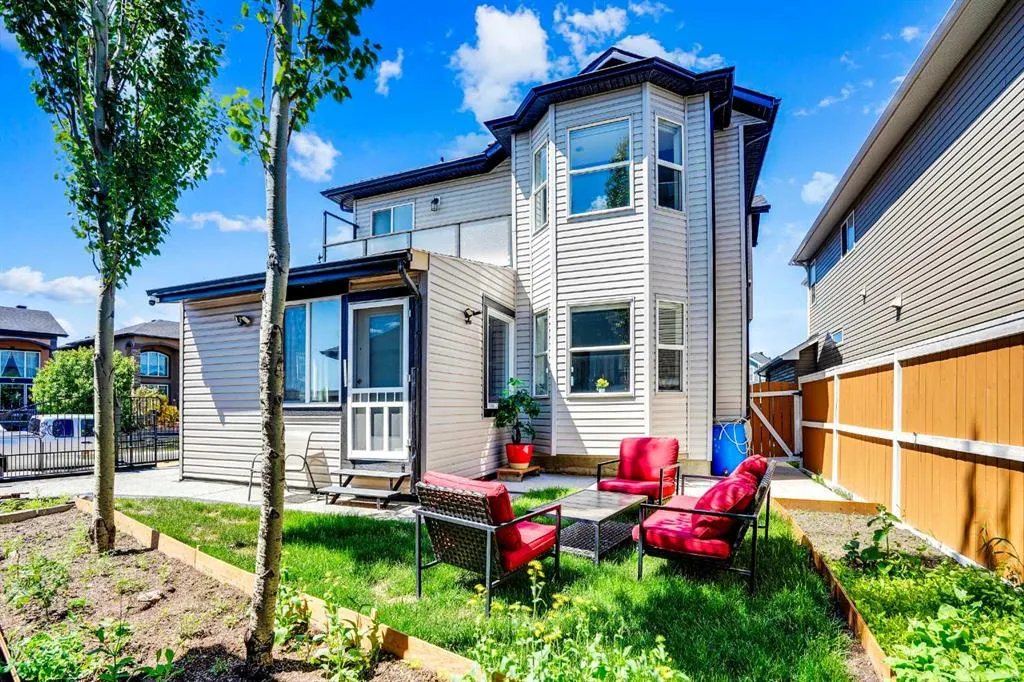 3 Taralake Mews NE