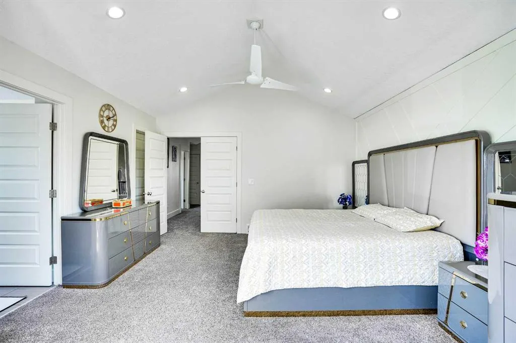 3 Taralake Mews NE