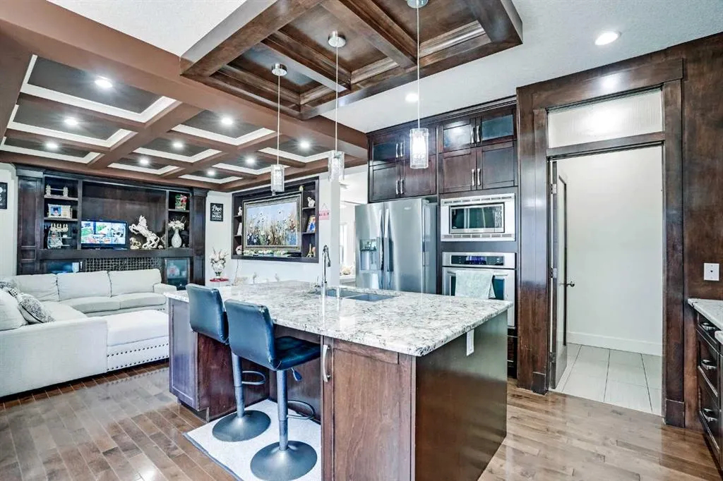 3 Taralake Mews NE