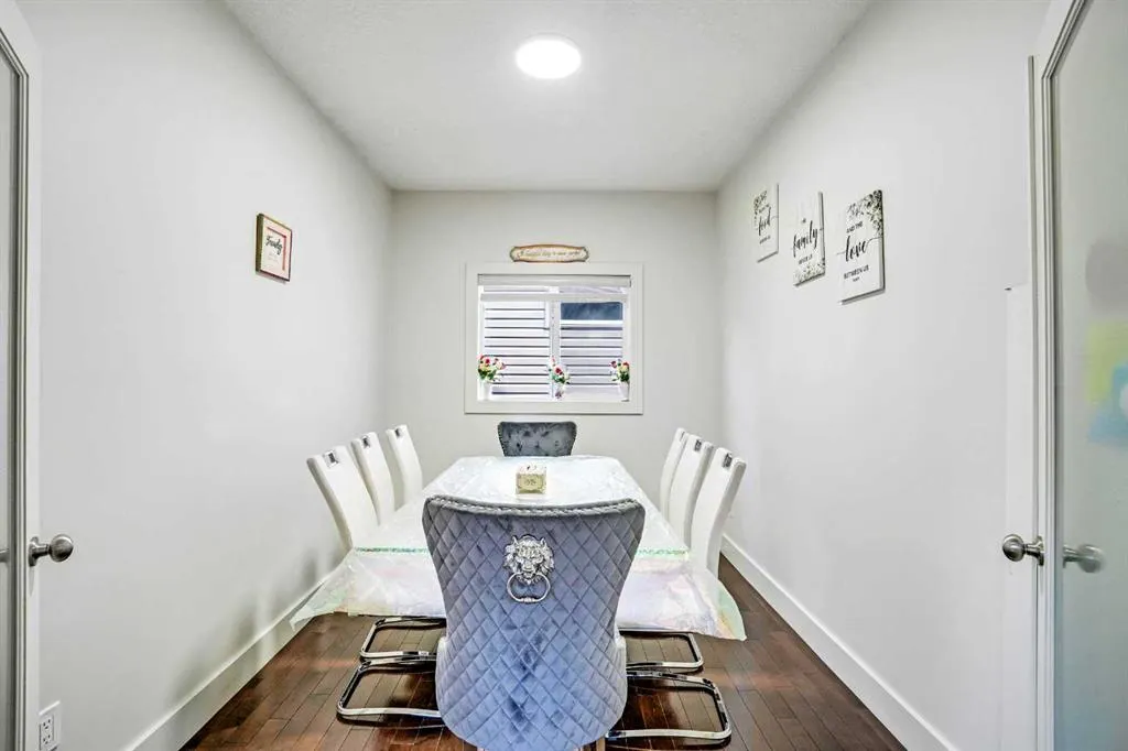 3 Taralake Mews NE