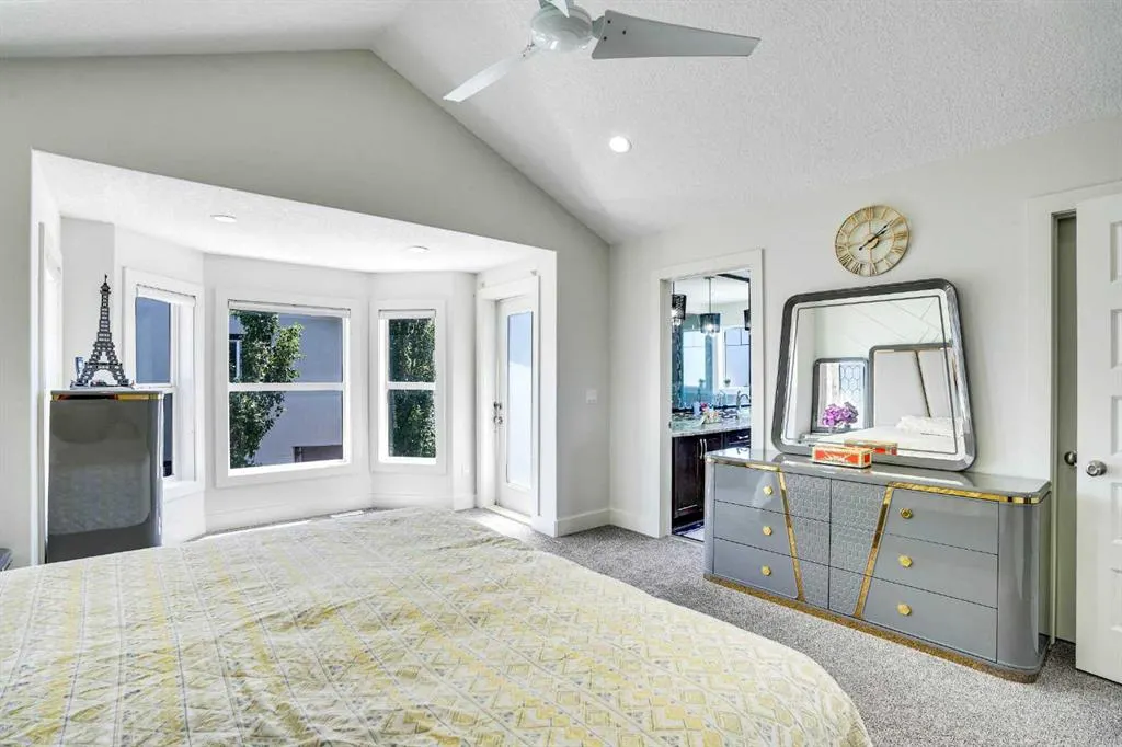 3 Taralake Mews NE