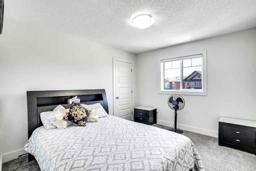 3 Taralake Mews NE