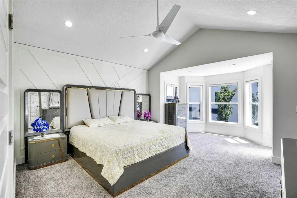 3 Taralake Mews NE
