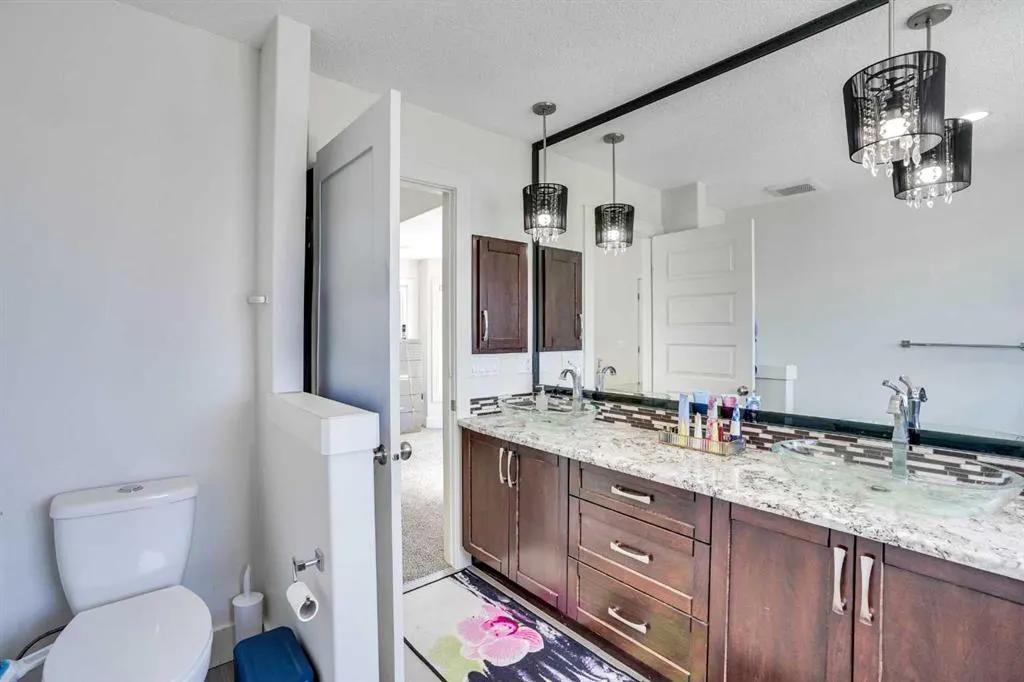 3 Taralake Mews NE
