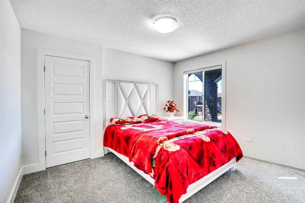 3 Taralake Mews NE