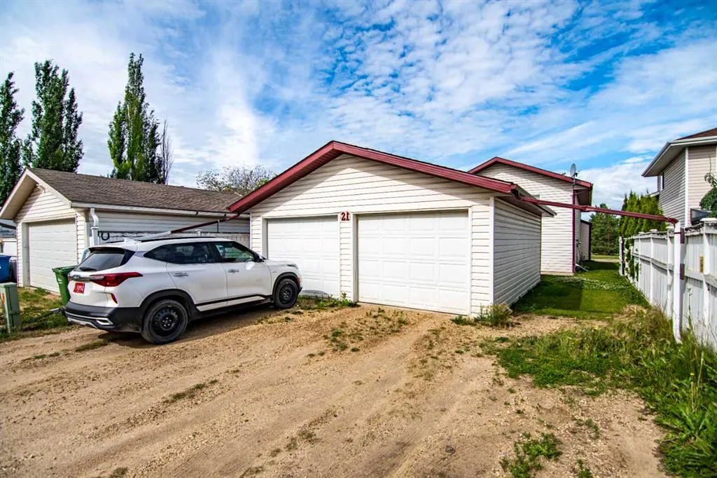 21 Ralston Crescent