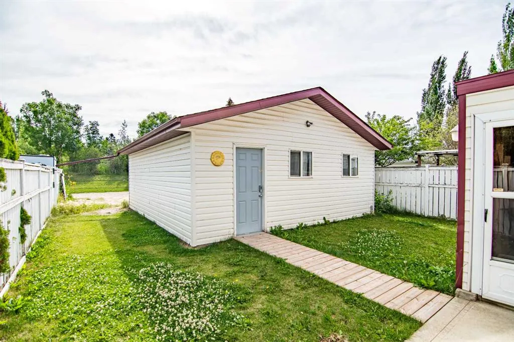 21 Ralston Crescent
