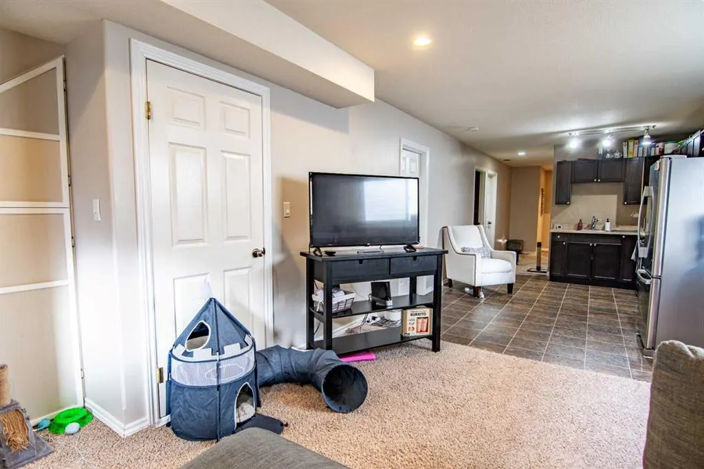 21 Ralston Crescent