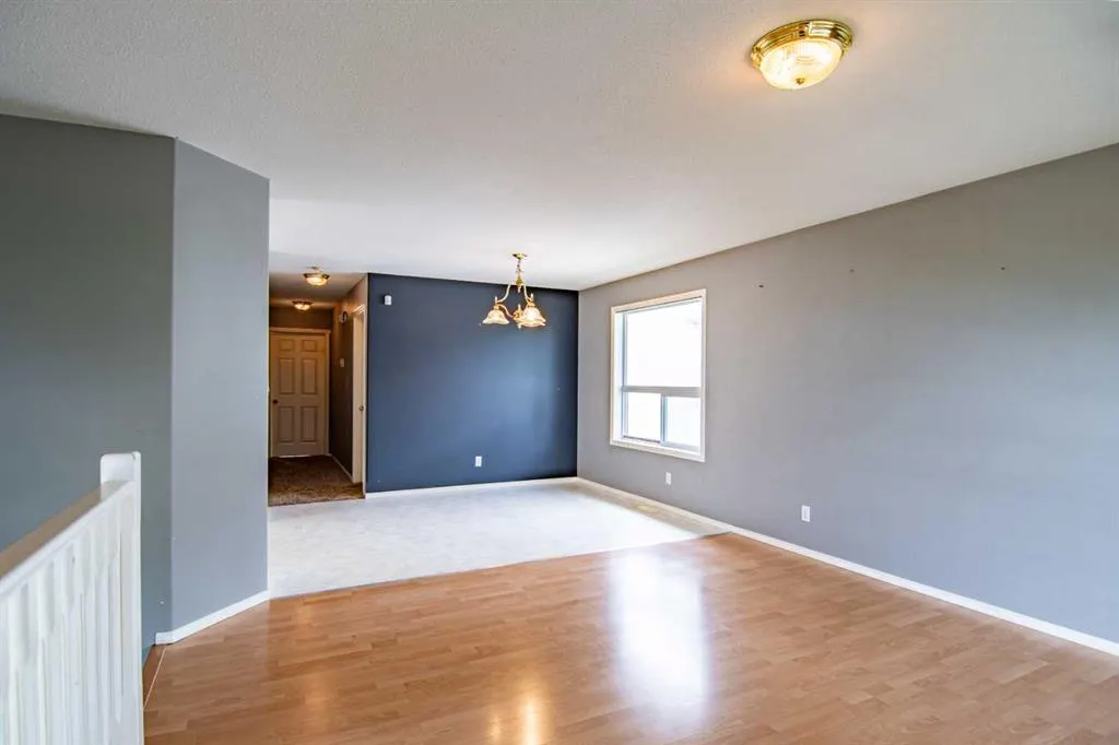 21 Ralston Crescent