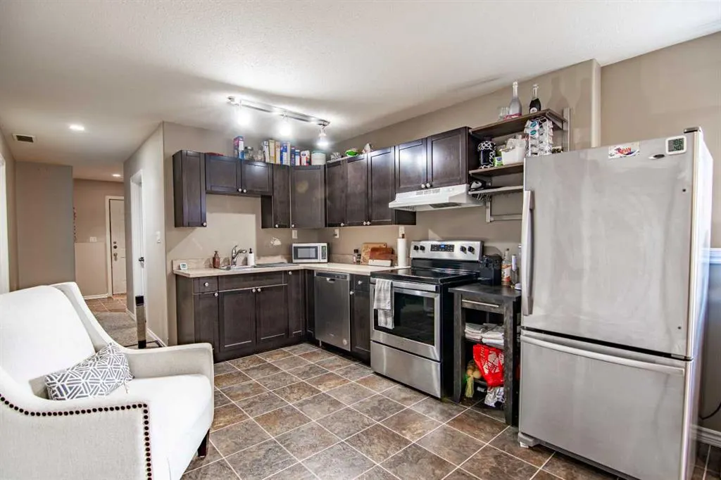 21 Ralston Crescent