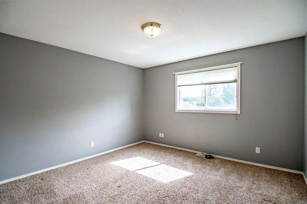 21 Ralston Crescent