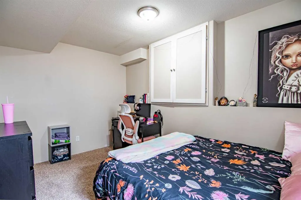 21 Ralston Crescent