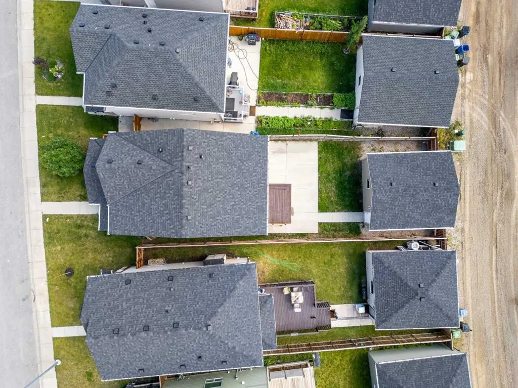 17 Skyview Point Common NE