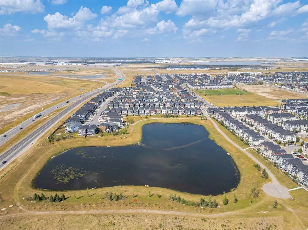 17 Skyview Point Common NE