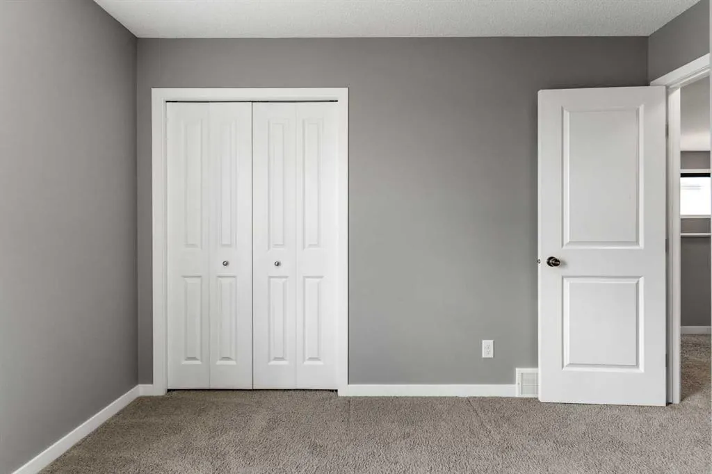 17 Skyview Point Common NE