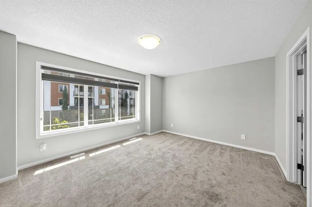 93 Yorkville Terrace SW