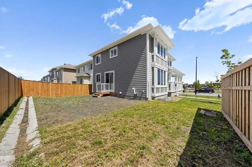 93 Yorkville Terrace SW