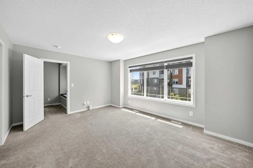 93 Yorkville Terrace SW