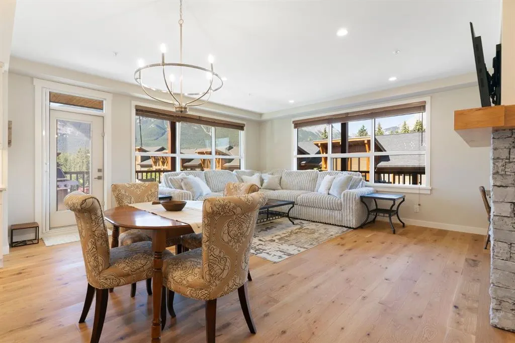 1105 Spring Creek Drive, #208