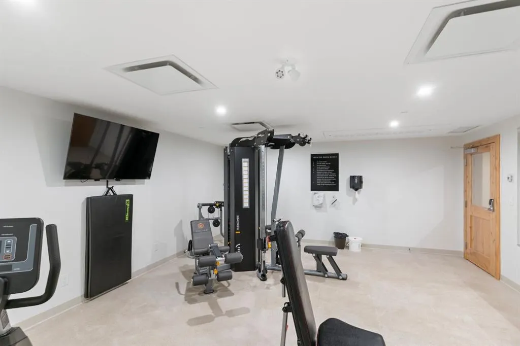 1105 Spring Creek Drive, #208