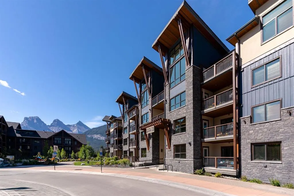 1105 Spring Creek Drive, #208