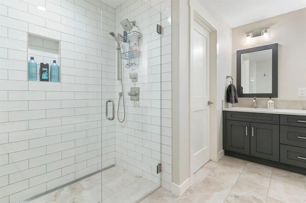 1105 Spring Creek Drive, #208