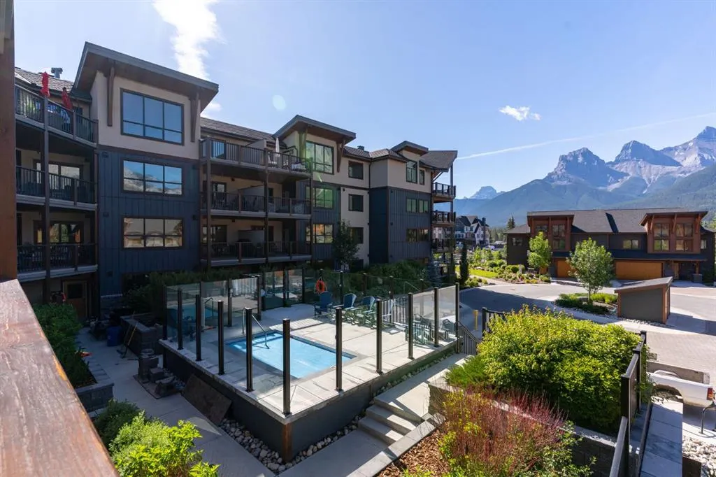 1105 Spring Creek Drive, #208