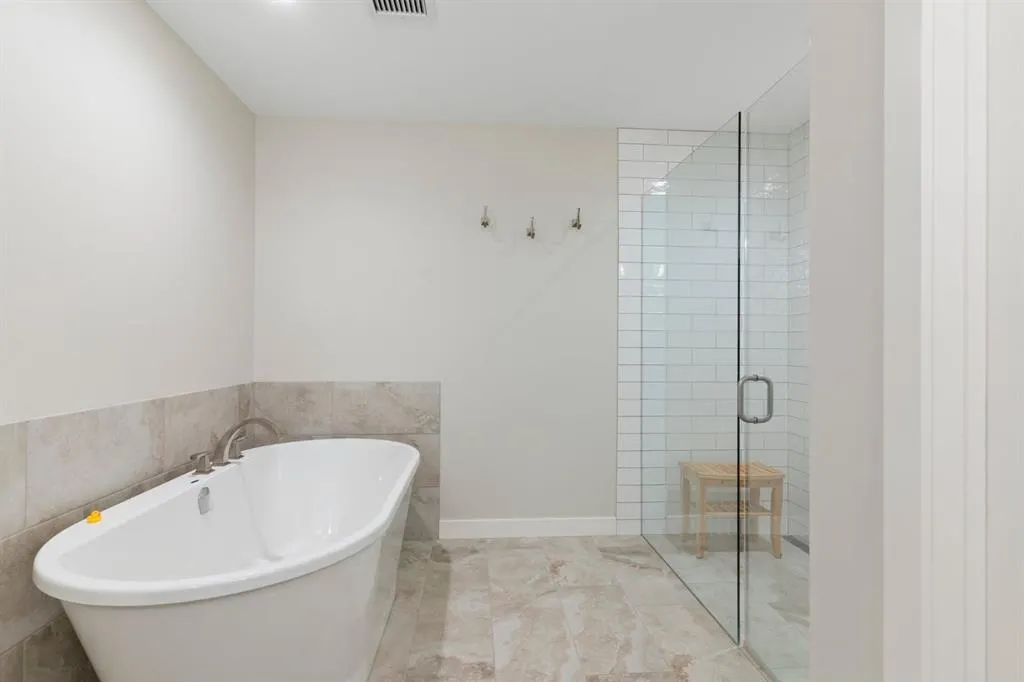 1105 Spring Creek Drive, #208