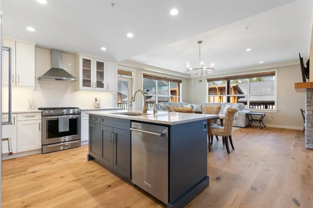 1105 Spring Creek Drive, #208
