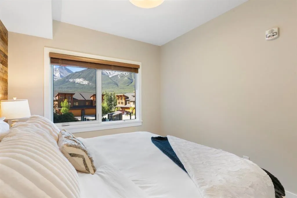 1105 Spring Creek Drive, #208